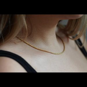 Minimal gold chain necklace